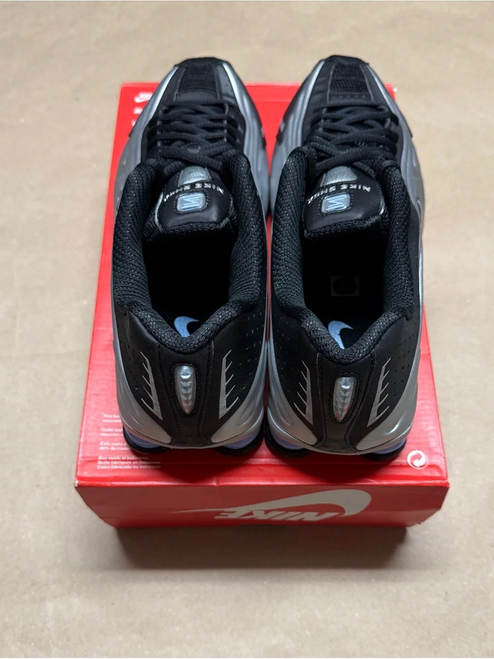 Nike Shox R4 Psychic Blur Mens size 12 running shoes NEW!
